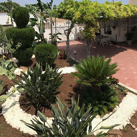 Casa Vacanze Robinson Villa อาโวลา ภายนอก รูปภาพ