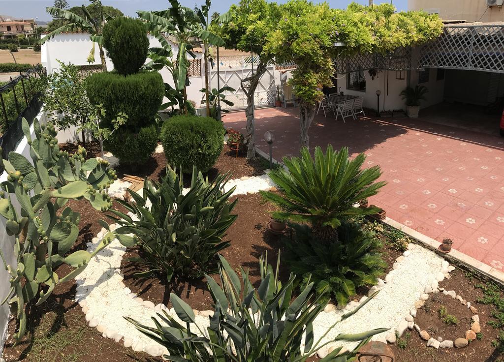 Casa Vacanze Robinson Villa อาโวลา ภายนอก รูปภาพ