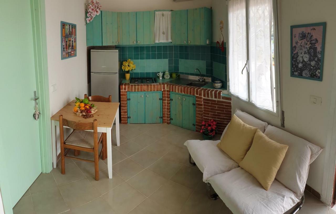 Casa Vacanze Robinson Villa อาโวลา ภายนอก รูปภาพ