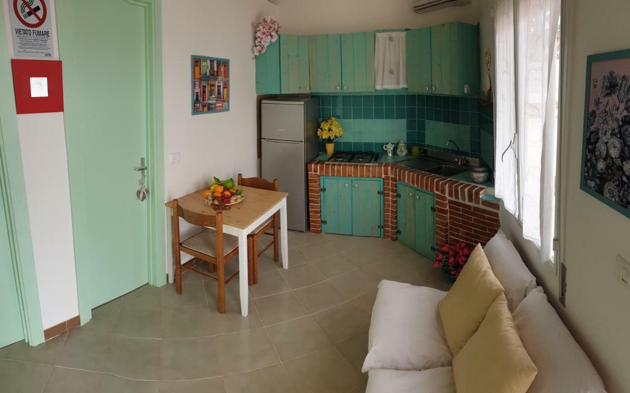 Casa Vacanze Robinson Villa อาโวลา ภายนอก รูปภาพ