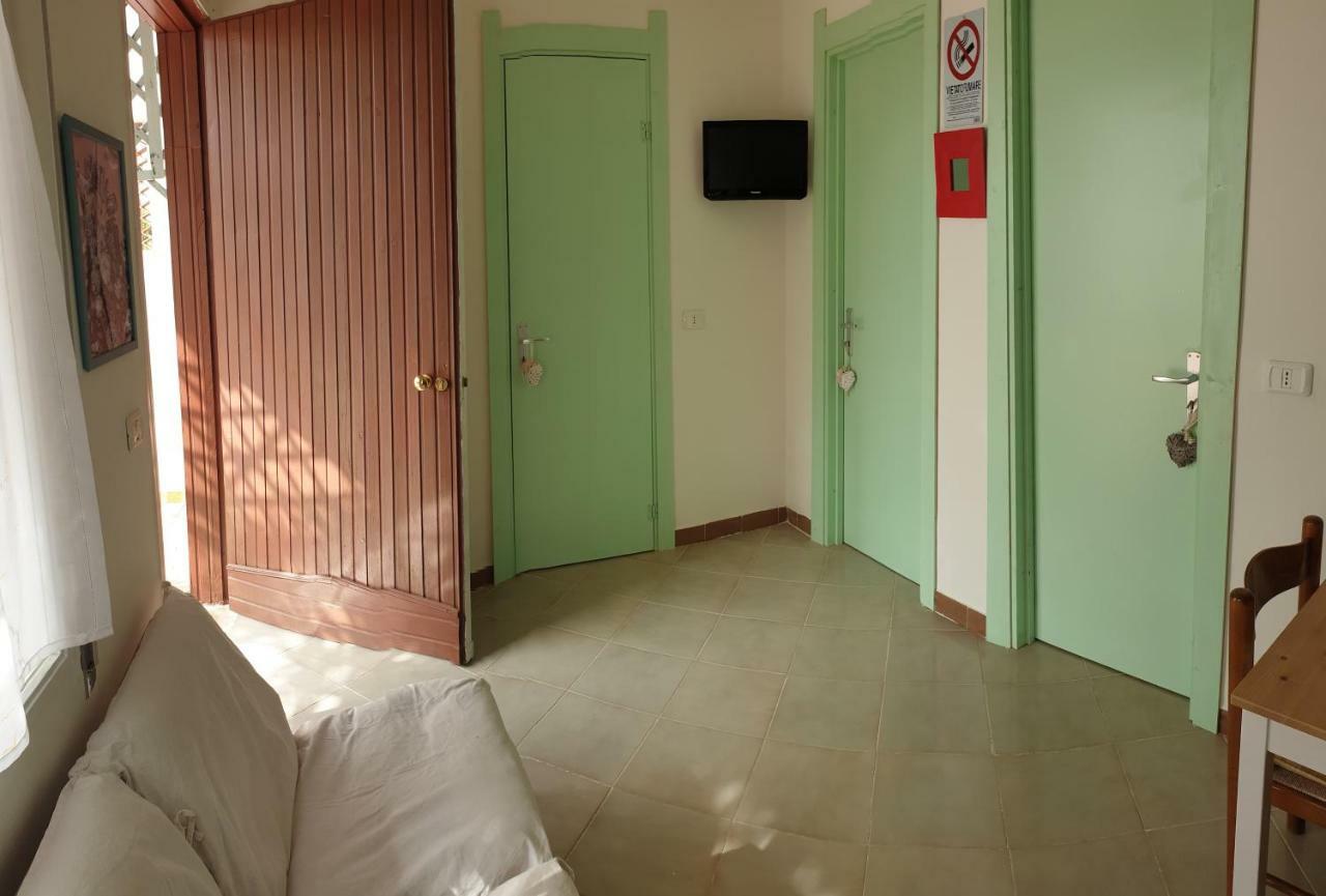 Casa Vacanze Robinson Villa อาโวลา ภายนอก รูปภาพ